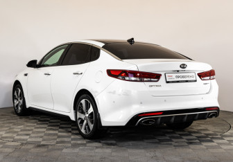Подержанный автомобиль Kia Optima Sedan 2018 года (7 фото)