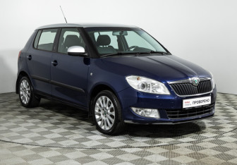 Подержанный автомобиль Skoda Fabia Hatchback 2010 года (3 фото)