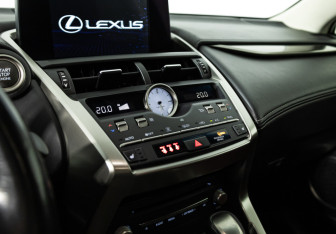 Подержанный автомобиль Lexus NX 2018 года (17 фото)
