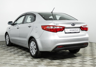 Подержанный автомобиль Kia Rio Sedan 2015 года (7 фото)