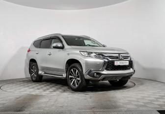Подержанный автомобиль Mitsubishi Pajero Sport 2017 года (3 фото)