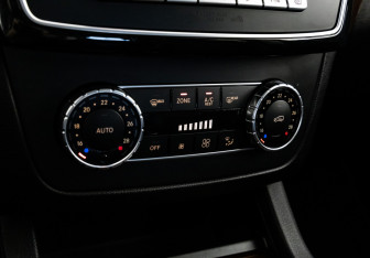 Подержанный автомобиль Mercedes-Benz GLE 2016 года (18 фото)