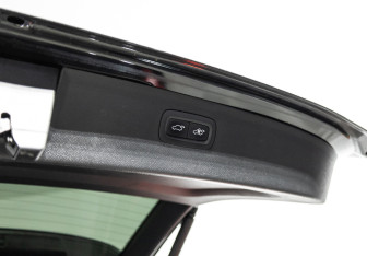 Подержанный автомобиль Volvo XC90 2017 года (24 фото)