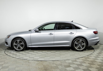 Подержанный автомобиль Audi A4 Sedan 2020 года (8 фото)