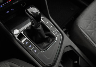 Подержанный автомобиль Volkswagen Tiguan 2021 года (20 фото)