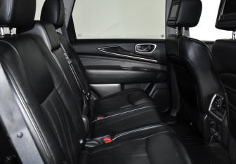 Подержанный автомобиль Infiniti QX60 2014 года (18 фото)