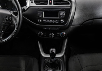 Подержанный автомобиль Kia Ceed Wagon 2014 года (12 фото)