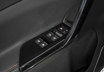 Подержанный автомобиль Forthing T5 2024 года (10 фото)