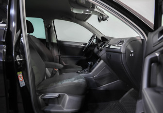 Подержанный автомобиль Volkswagen Tiguan 2019 года (25 фото)