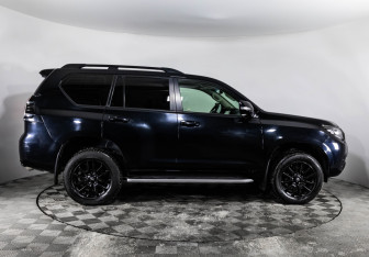 Подержанный автомобиль Toyota Land Cruiser Prado 2021 года (5 фото)