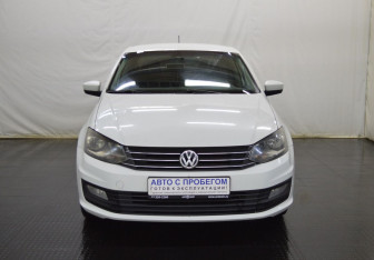 Подержанный автомобиль Volkswagen Polo Sedan 2015 года (2 фото)