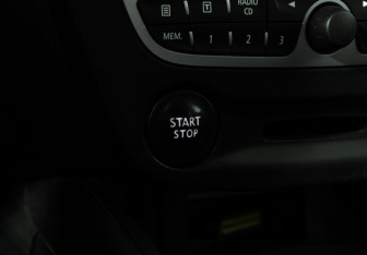 Подержанный автомобиль Renault Megane Hatchback 2011 года (15 фото)