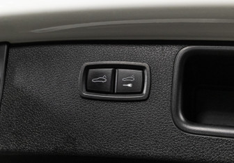 Подержанный автомобиль Porsche Macan 2015 года (26 фото)