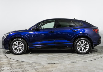 Подержанный автомобиль Audi Q3 2021 года (8 фото)