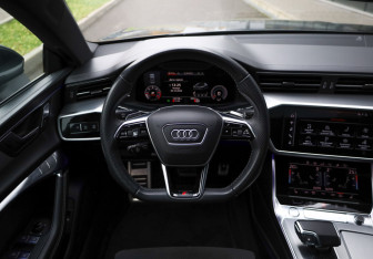 Подержанный автомобиль Audi A7 2018 года (9 фото)