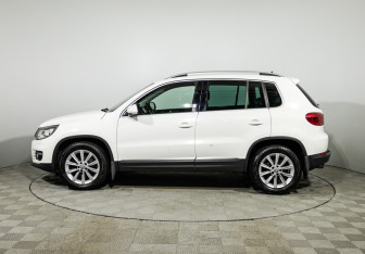 Подержанный автомобиль Volkswagen Tiguan 2012 года (8 фото)