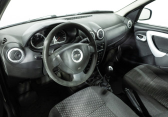 Подержанный автомобиль LADA (ВАЗ) Largus Wagon 2014 года (11 фото)