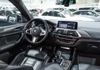 Подержанный автомобиль BMW X3 2019 года (14 фото)
