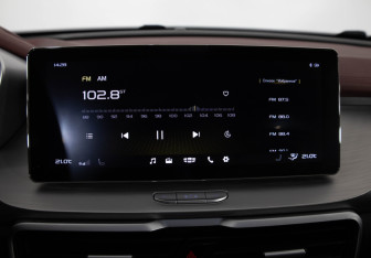 Подержанный автомобиль Geely Coolray 2022 года (12 фото)