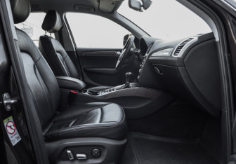 Подержанный автомобиль Audi Q5 2013 года (24 фото)