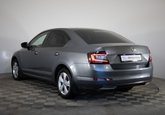 Подержанный автомобиль Skoda Octavia Liftback 2014 года (7 фото)