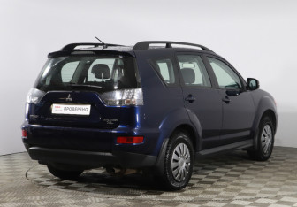 Подержанный автомобиль Mitsubishi Outlander 2011 года (2 фото)