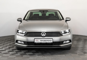 Подержанный автомобиль Volkswagen Passat Sedan 2016 года (3 фото)