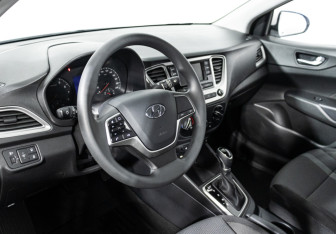 Подержанный автомобиль Hyundai Solaris Sedan 2022 года (11 фото)