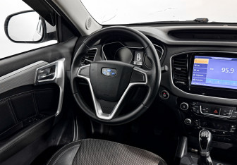Подержанный автомобиль Geely Emgrand X7 2019 года (14 фото)