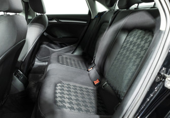 Подержанный автомобиль Audi A3 Sedan 2014 года (10 фото)