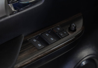 Подержанный автомобиль Toyota Hilux 2022 года (23 фото)