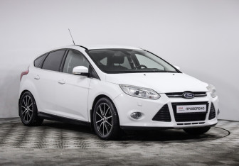 Подержанный автомобиль Ford Focus Hatchback 2012 года (3 фото)