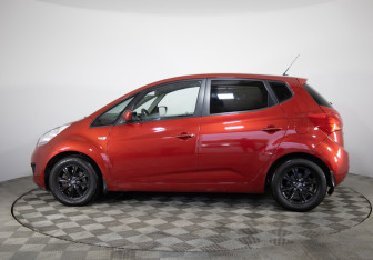 Подержанный автомобиль Kia Venga 2012 года (7 фото)