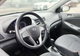 Подержанный автомобиль Hyundai Solaris Sedan 2016 года (11 фото)