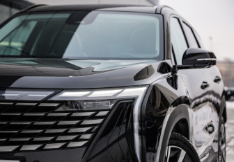 Подержанный автомобиль Geely Atlas 2024 года (2 фото)