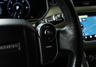 Подержанный автомобиль Land Rover Range Rover Sport 2017 года (20 фото)