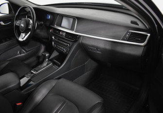 Подержанный автомобиль Kia Optima Sedan 2019 года (12 фото)
