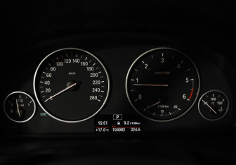 Подержанный автомобиль BMW X3 2017 года (13 фото)