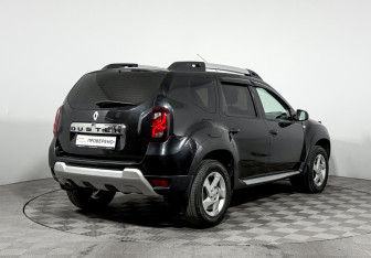 Подержанный автомобиль Renault Duster 2018 года (5 фото)