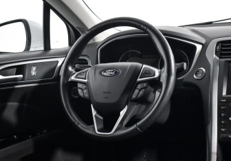 Подержанный автомобиль Ford Mondeo Sedan 2019 года (14 фото)