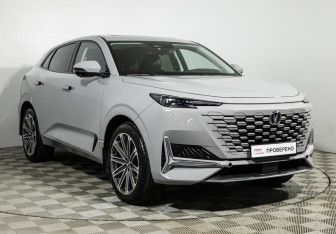 Подержанный автомобиль Changan UNI-K 2023 года (3 фото)