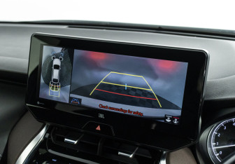 Подержанный автомобиль Toyota Harrier 2021 года (17 фото)