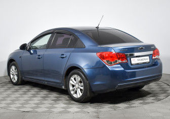 Подержанный автомобиль Chevrolet Cruze Sedan 2012 года (7 фото)