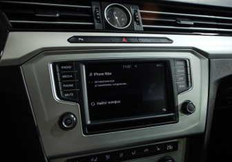 Подержанный автомобиль Volkswagen Passat Wagon 2016 года (12 фото)