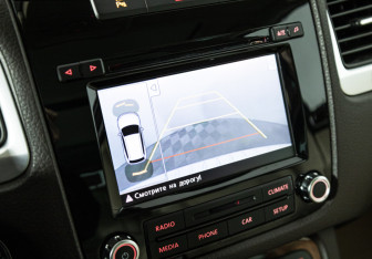 Подержанный автомобиль Volkswagen Touareg 2013 года (19 фото)