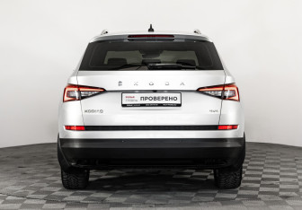 Подержанный автомобиль Skoda Kodiaq 2021 года (8 фото)