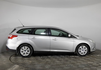 Подержанный автомобиль Ford Focus Wagon 2012 года (4 фото)