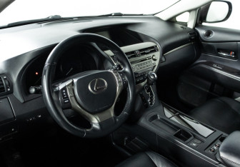 Подержанный автомобиль Lexus RX 2012 года (11 фото)
