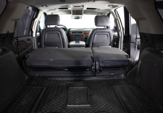 Подержанный автомобиль Chevrolet Tahoe 2012 года (22 фото)