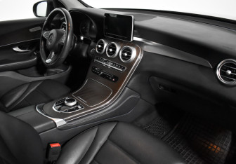 Подержанный автомобиль Mercedes-Benz GLC Coupe 2019 года (14 фото)
